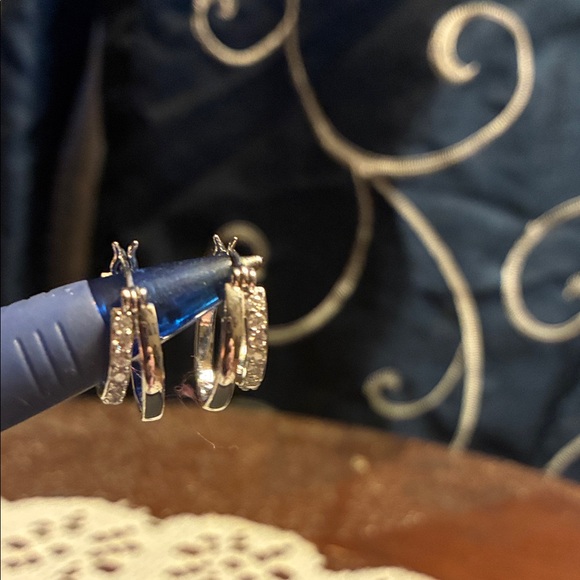 Elegant Silver Hoop Earrings 925 Sterling silver new in the box - Picture 3 of 3